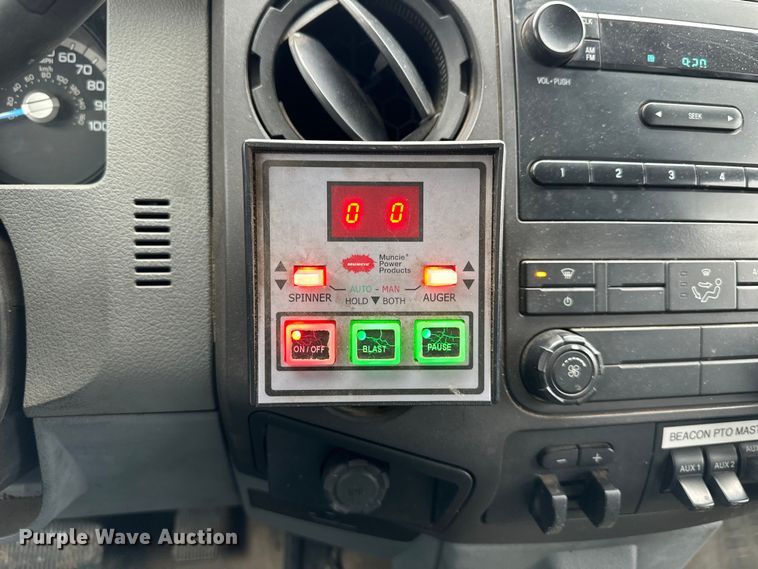 image for item DQ6372 2013 Ford F450 Super Duty XL dump flatbed truck