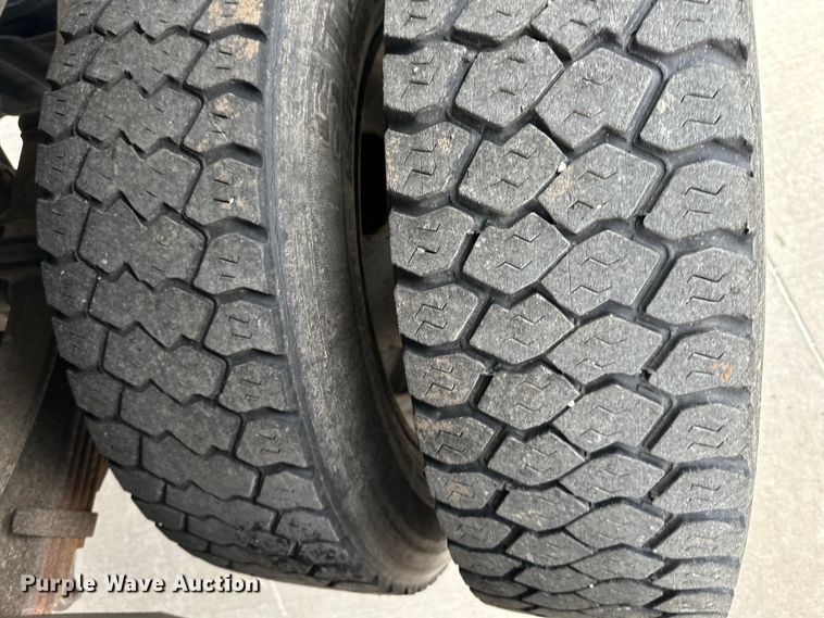 image for item DQ6372 2013 Ford F450 Super Duty XL dump flatbed truck