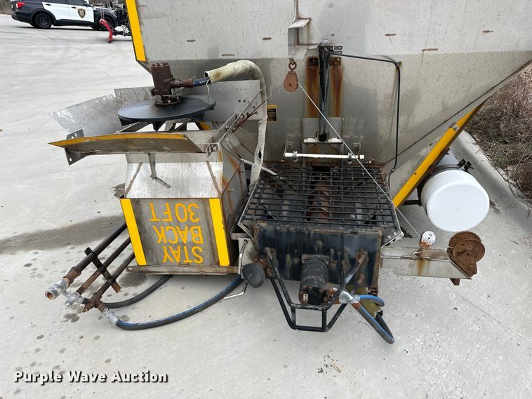 image for item DQ6374 Bonnell  spreader 