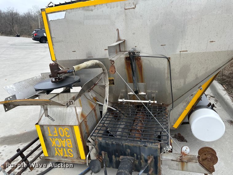 image for item DQ6374 Bonnell  spreader 