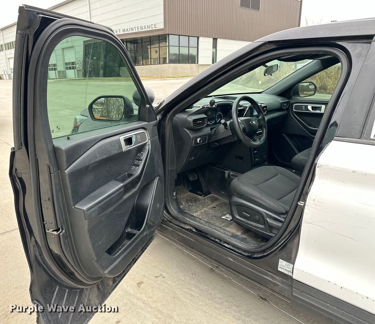 image for item DQ6377 2020 Ford Explorer Police Interceptor  SUV