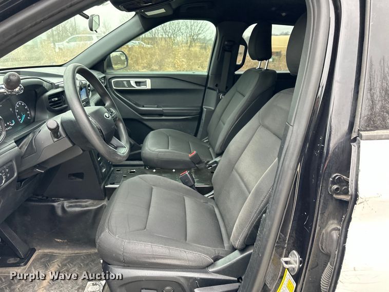 image for item DQ6377 2020 Ford Explorer Police Interceptor  SUV