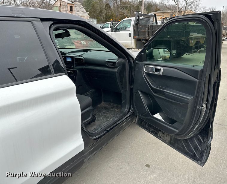 image for item DQ6377 2020 Ford Explorer Police Interceptor  SUV