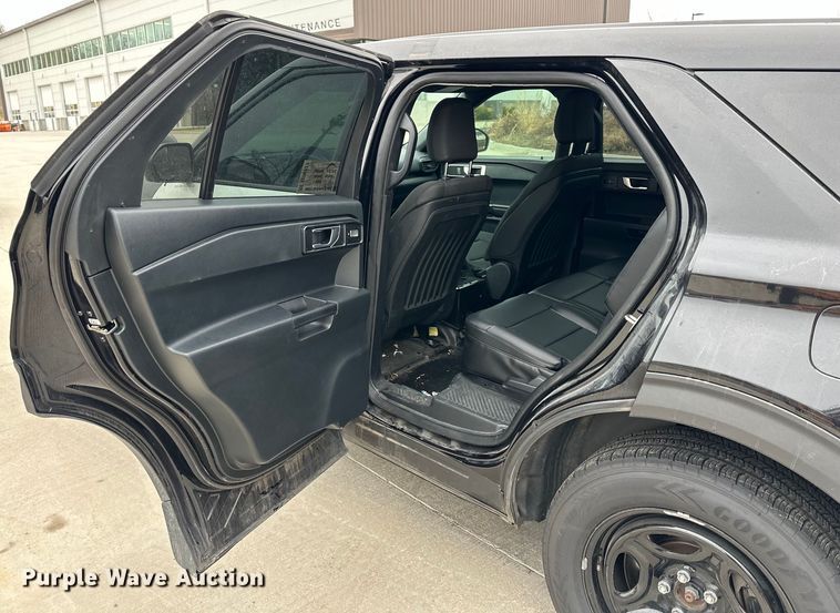 image for item DQ6377 2020 Ford Explorer Police Interceptor  SUV