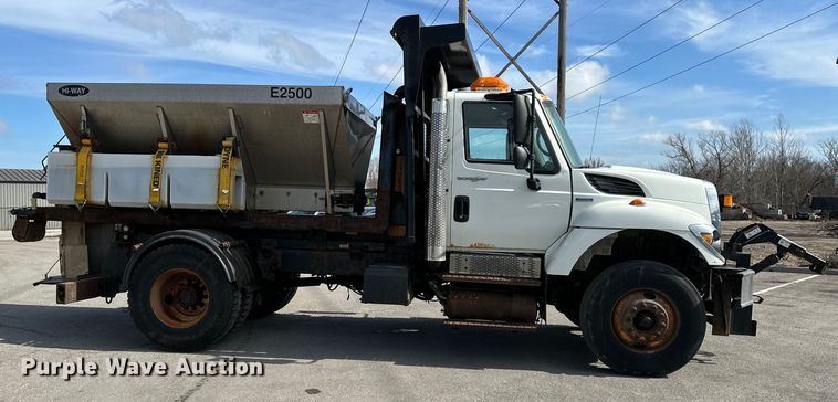 image for item DQ6380 2009 International 7300 dump truck