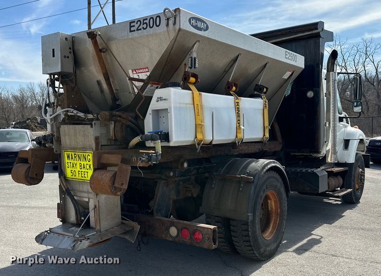 image for item DQ6380 2009 International 7300 dump truck