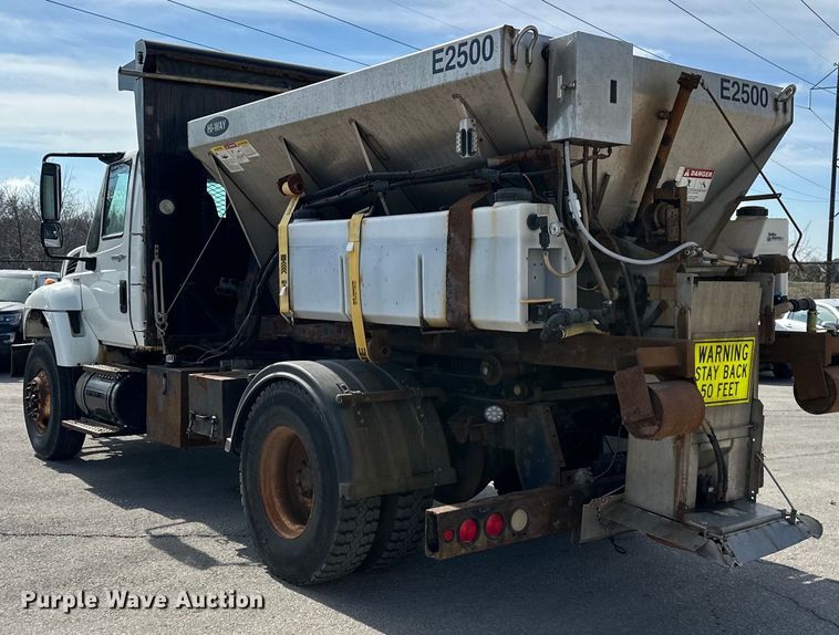 image for item DQ6380 2009 International 7300 dump truck