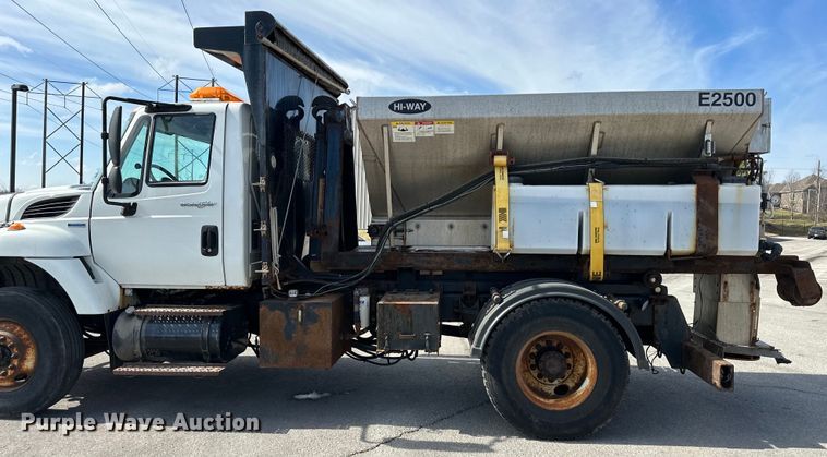 image for item DQ6380 2009 International 7300 dump truck