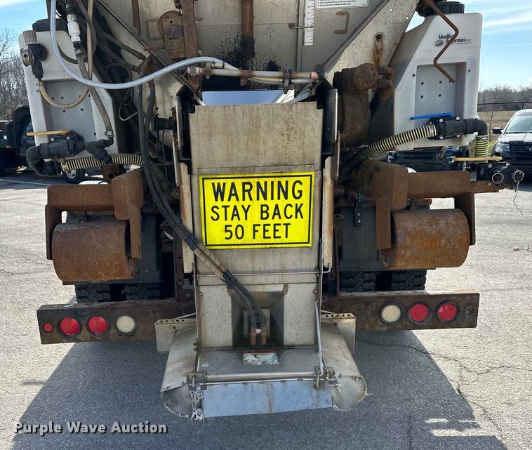 image for item DQ6380 2009 International 7300 dump truck