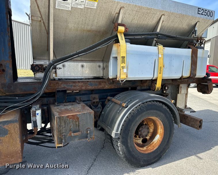 image for item DQ6380 2009 International 7300 dump truck