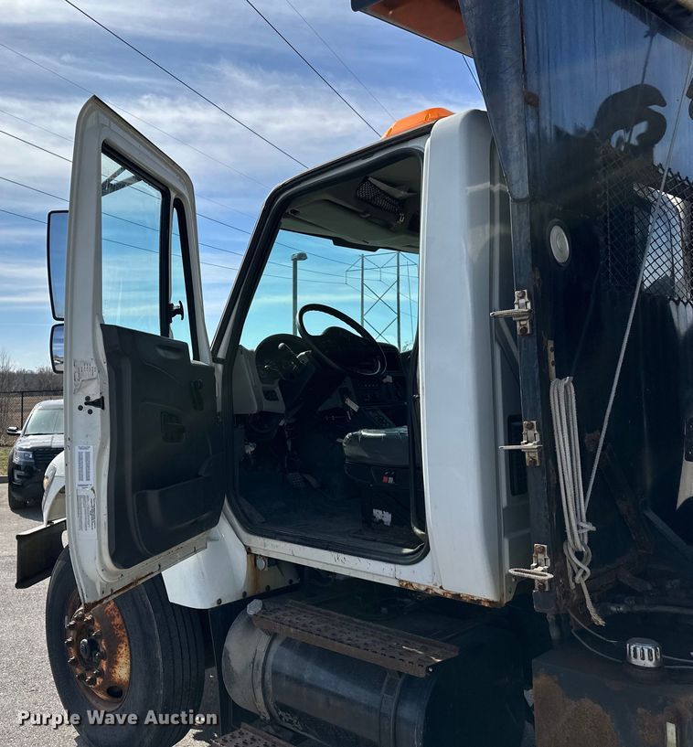 image for item DQ6380 2009 International 7300 dump truck