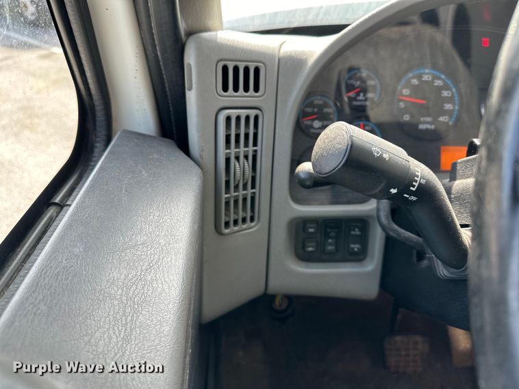 image for item DQ6380 2009 International 7300 dump truck