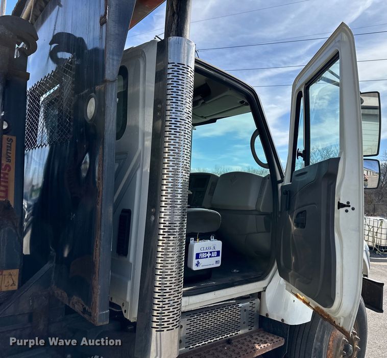 image for item DQ6380 2009 International 7300 dump truck