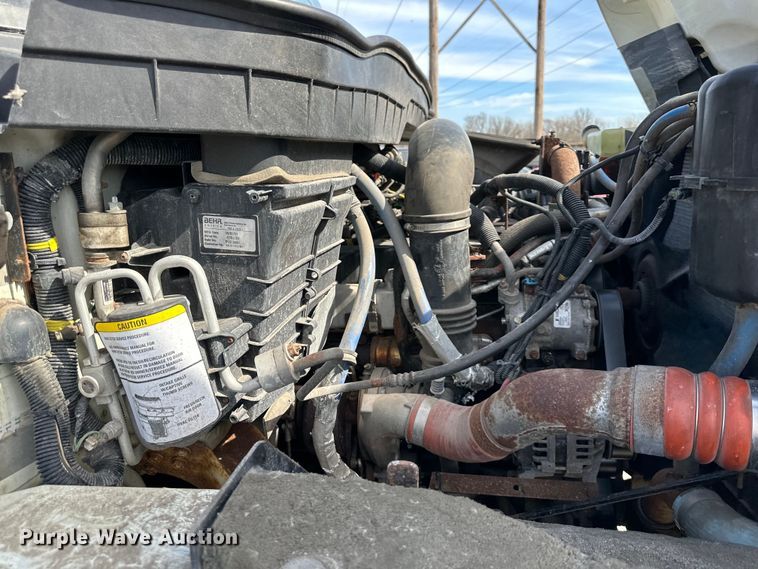 image for item DQ6380 2009 International 7300 dump truck