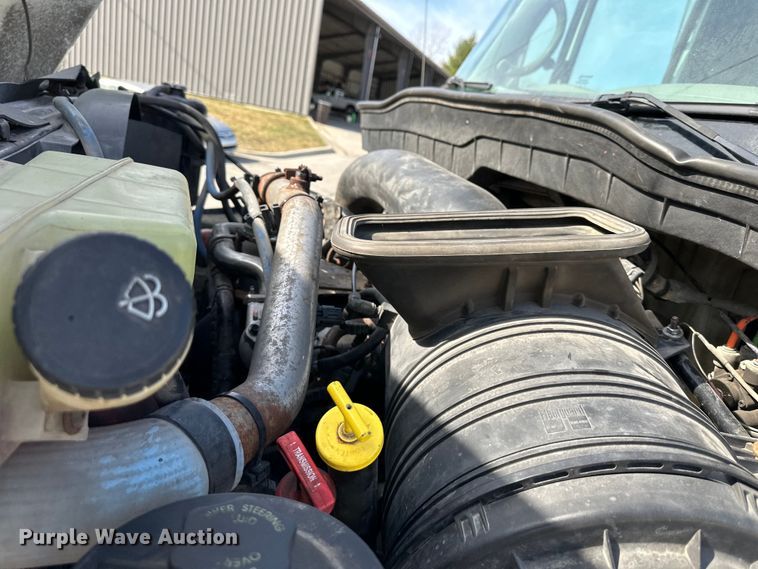 image for item DQ6380 2009 International 7300 dump truck