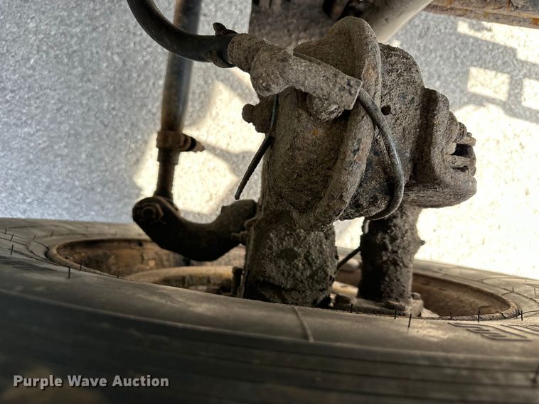 image for item DQ6380 2009 International 7300 dump truck