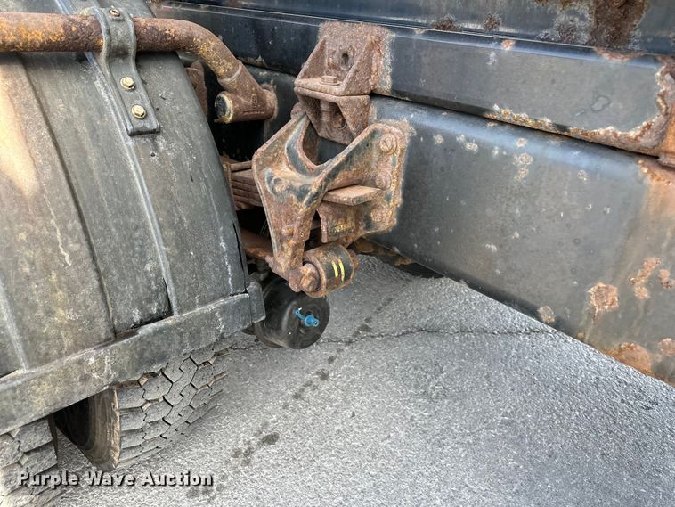 image for item DQ6380 2009 International 7300 dump truck