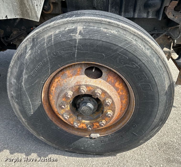 image for item DQ6380 2009 International 7300 dump truck