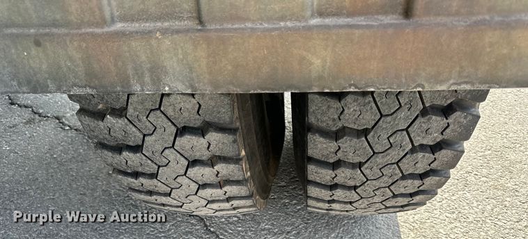 image for item DQ6380 2009 International 7300 dump truck