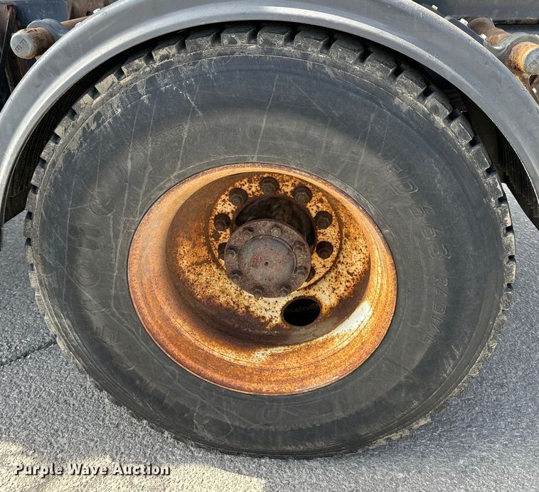 image for item DQ6380 2009 International 7300 dump truck