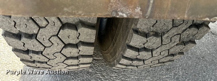 image for item DQ6380 2009 International 7300 dump truck