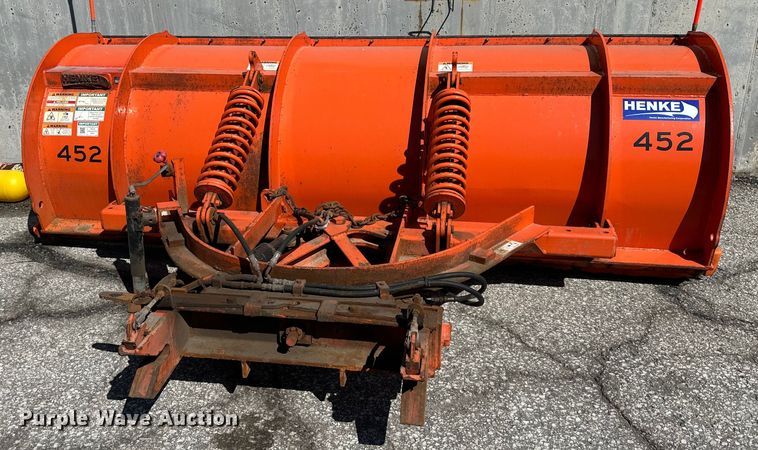 image for item DQ6380 2009 International 7300 dump truck