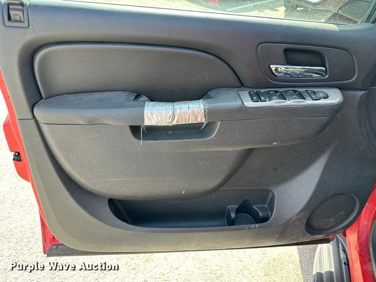 image for item DQ6389 2013 Chevrolet Tahoe SUV