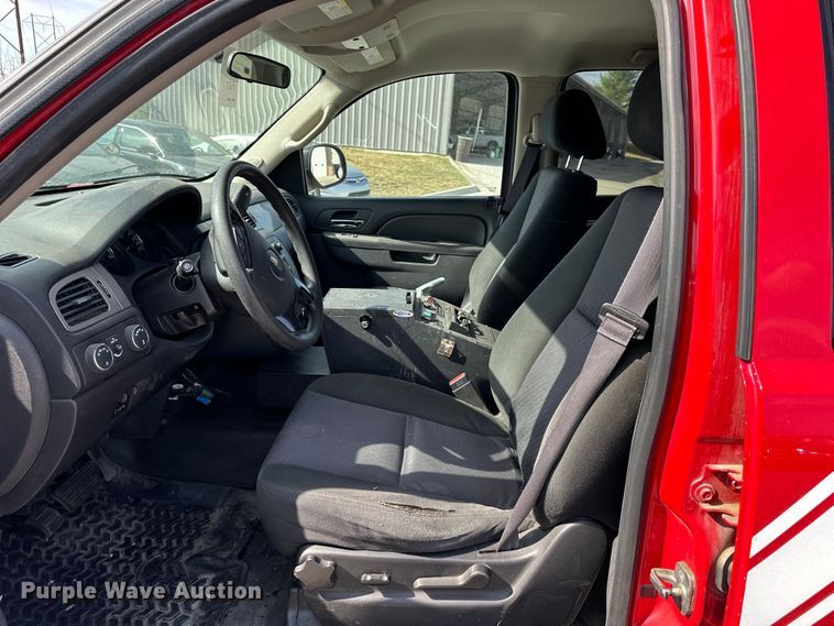 image for item DQ6389 2013 Chevrolet Tahoe SUV