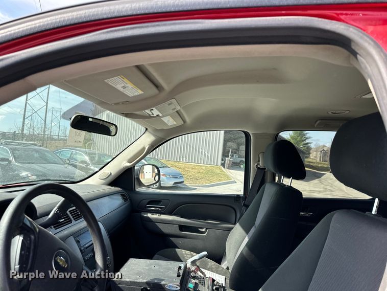 image for item DQ6389 2013 Chevrolet Tahoe SUV