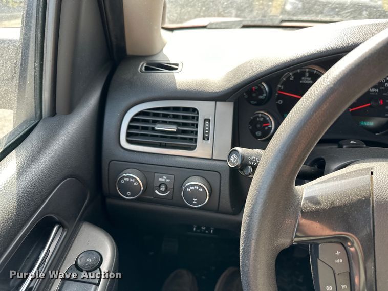 image for item DQ6389 2013 Chevrolet Tahoe SUV