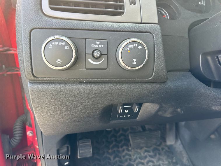 image for item DQ6389 2013 Chevrolet Tahoe SUV