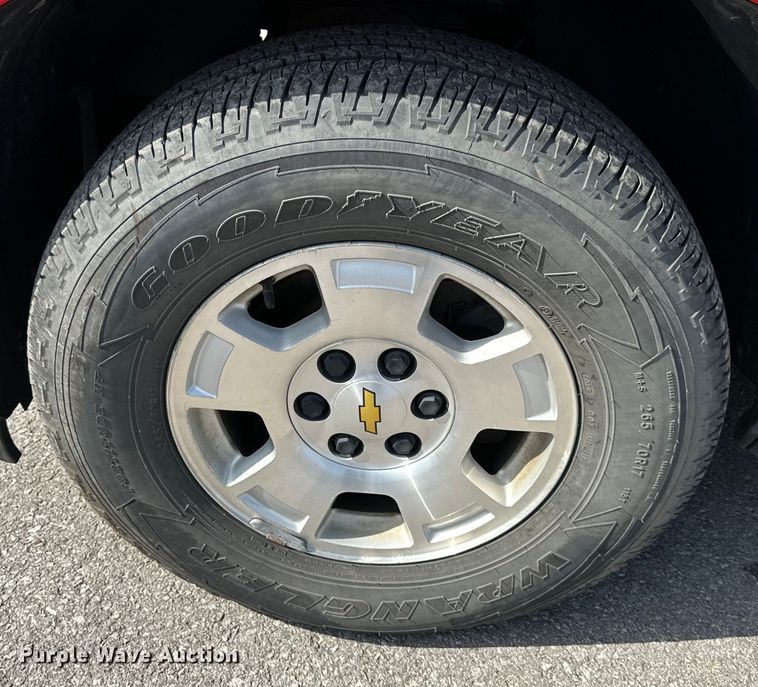 image for item DQ6389 2013 Chevrolet Tahoe SUV