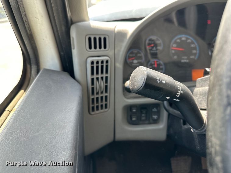 image for item DQ6391 2009 International  WorkStar 7300 dump truck