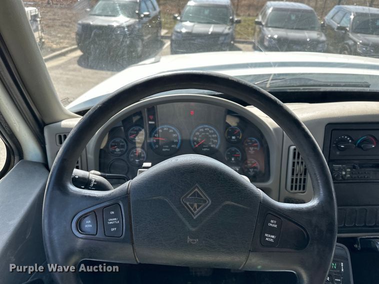 image for item DQ6391 2009 International  WorkStar 7300 dump truck