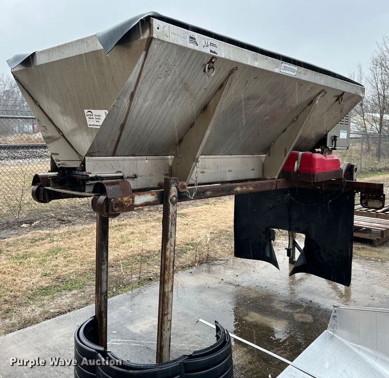 image for item DQ6402 Henderson  salt spreader 