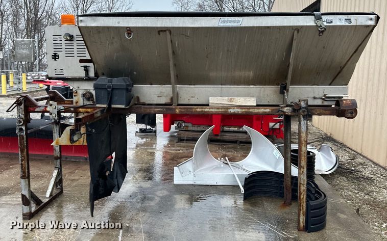 image for item DQ6402 Henderson  salt spreader 