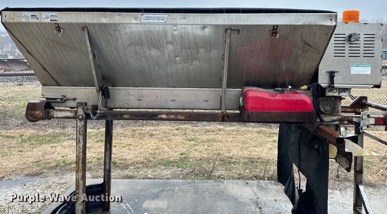 image for item DQ6402 Henderson  salt spreader 