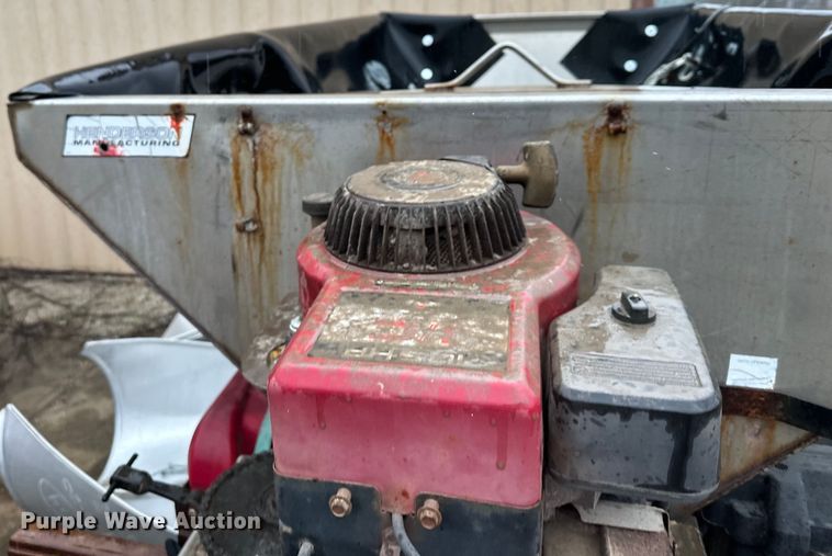 image for item DQ6402 Henderson  salt spreader 