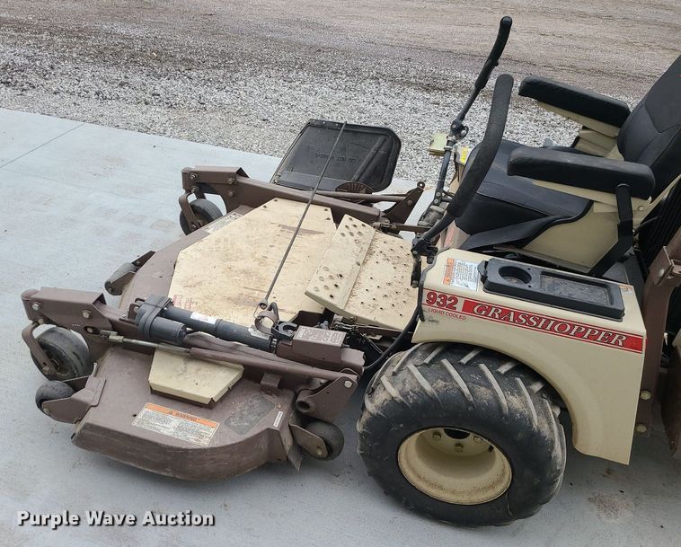 image for item DR7869 Grasshopper  922 ZTR lawn mower