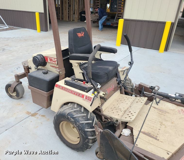 image for item DR7869 Grasshopper  922 ZTR lawn mower