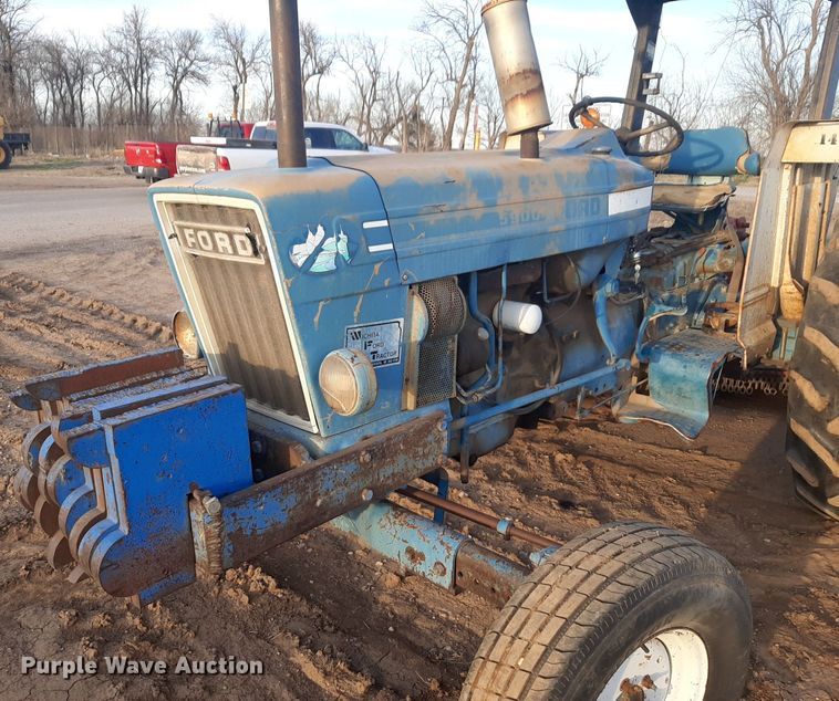 image for item DV9893 Ford  5900 tractor