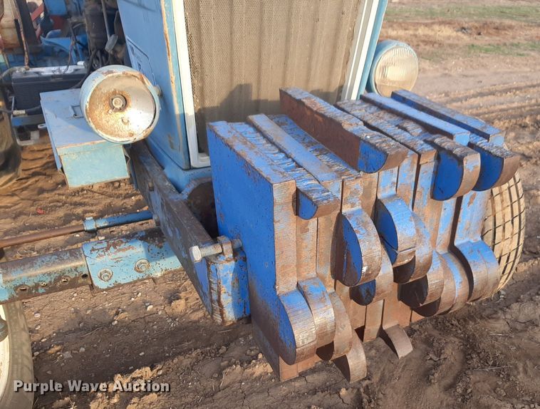 image for item DV9893 Ford  5900 tractor