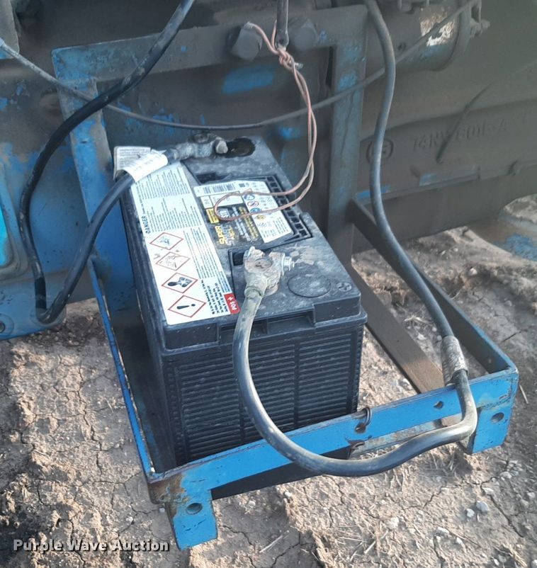 image for item DV9893 Ford  5900 tractor