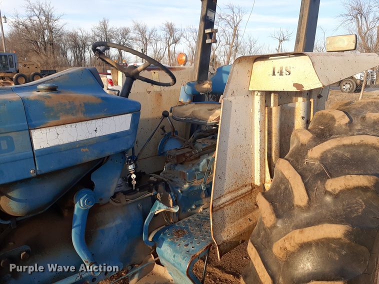 image for item DV9893 Ford  5900 tractor