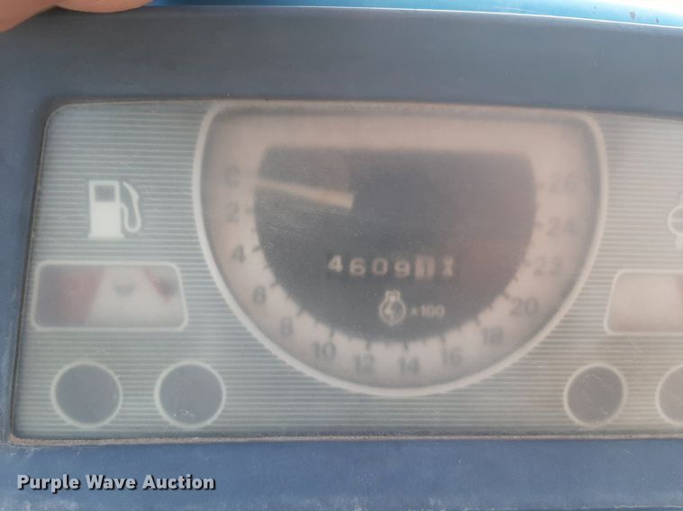 image for item DV9893 Ford  5900 tractor