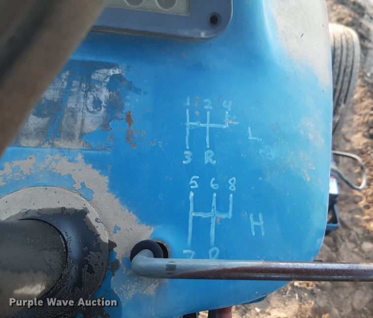 image for item DV9893 Ford  5900 tractor