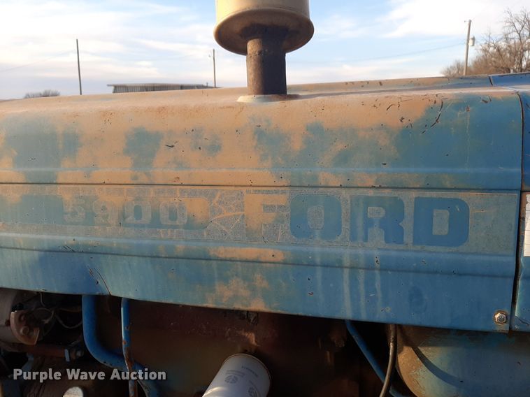 image for item DV9893 Ford  5900 tractor