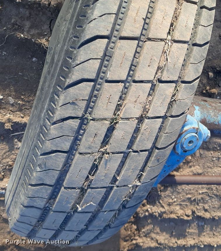 image for item DV9893 Ford  5900 tractor