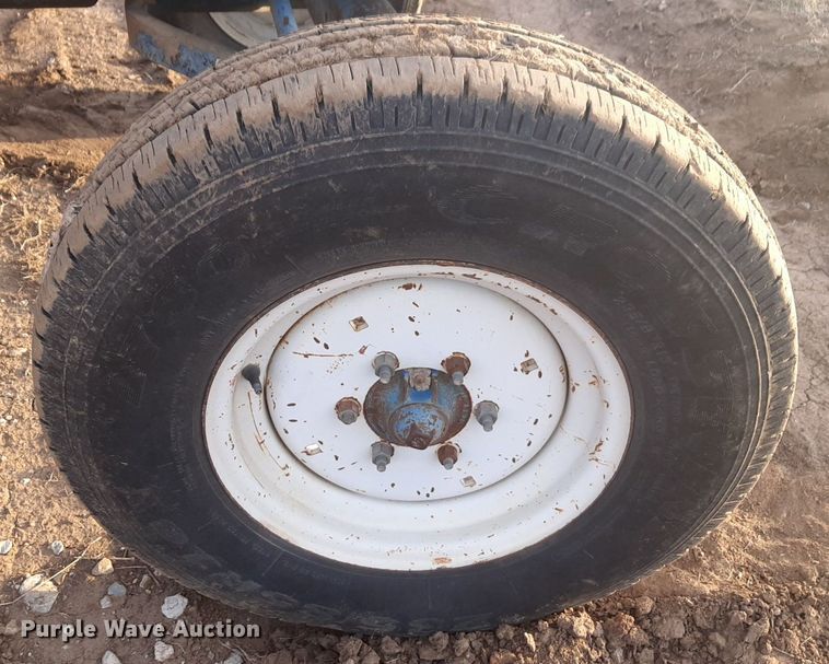 image for item DV9893 Ford  5900 tractor