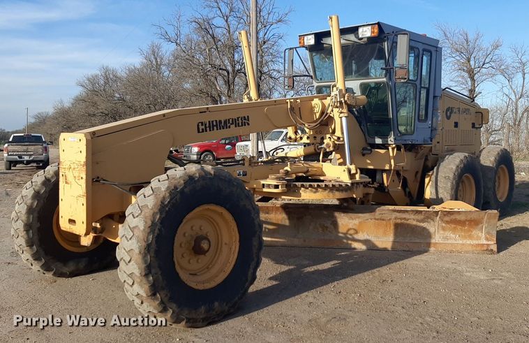 image for item DV9894 1998 Champion 720A motor grader